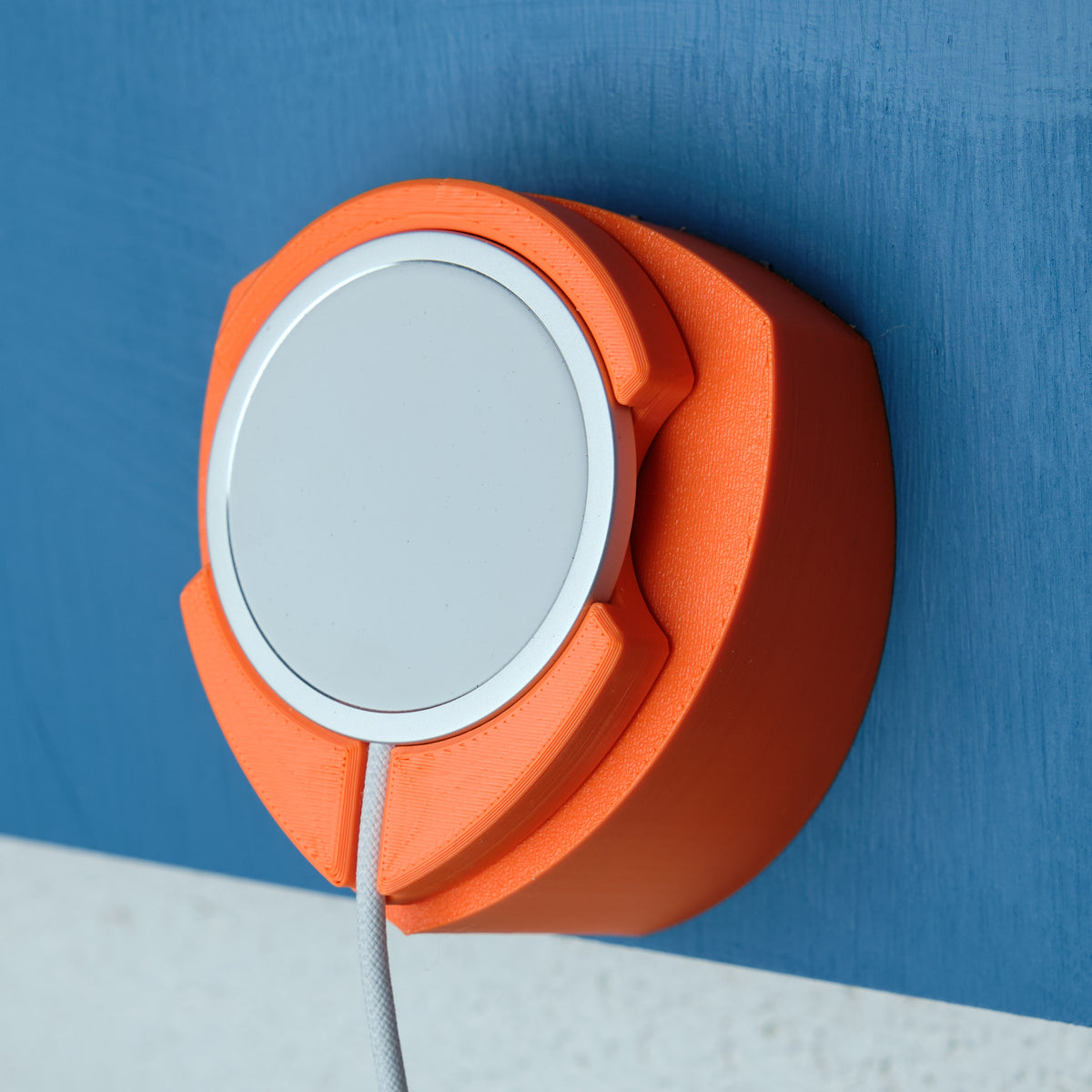 MagSafe Swivel Dock – Workshop Wall Mount for MagSafe Charger